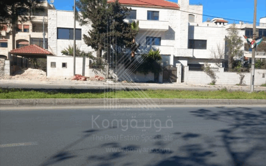 Independent villa for sale in Dair Ghbar