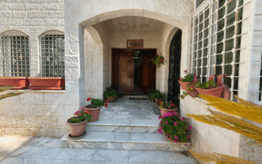 Luxury attached Villa for Sale in Tla Al Ali 