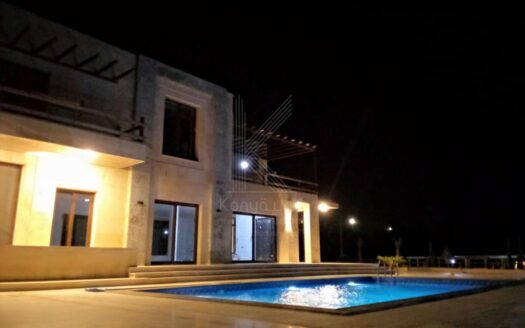 فيلا مستقلة فاخرة للبيع في بدر الجديدة مع اطلالة خلابة