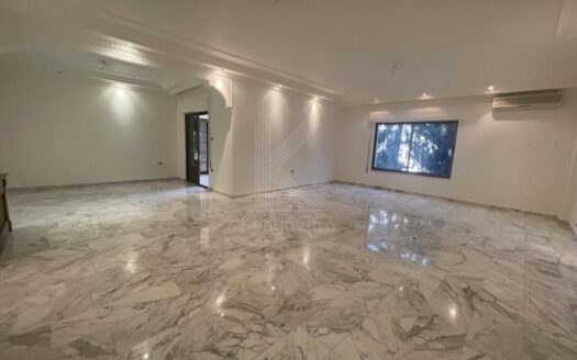 شقة مميزة- طابق أول- للبيع في عبدون