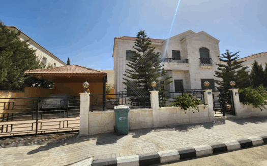 Luxury Duplex Independent Villa For Sale In Andalusia with a Spacious Outdoor Area