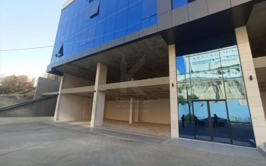 مكاتب ومعارض تجارية للإيجار في وادي صقرة
